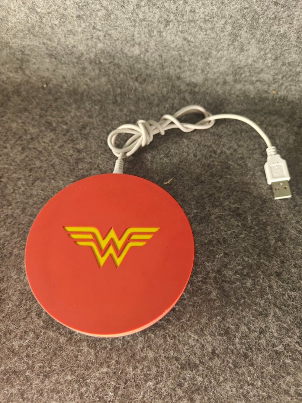 TYLT Wireless Charger PREOWNED Wonder Woman 10W Fast Charge USB Pad